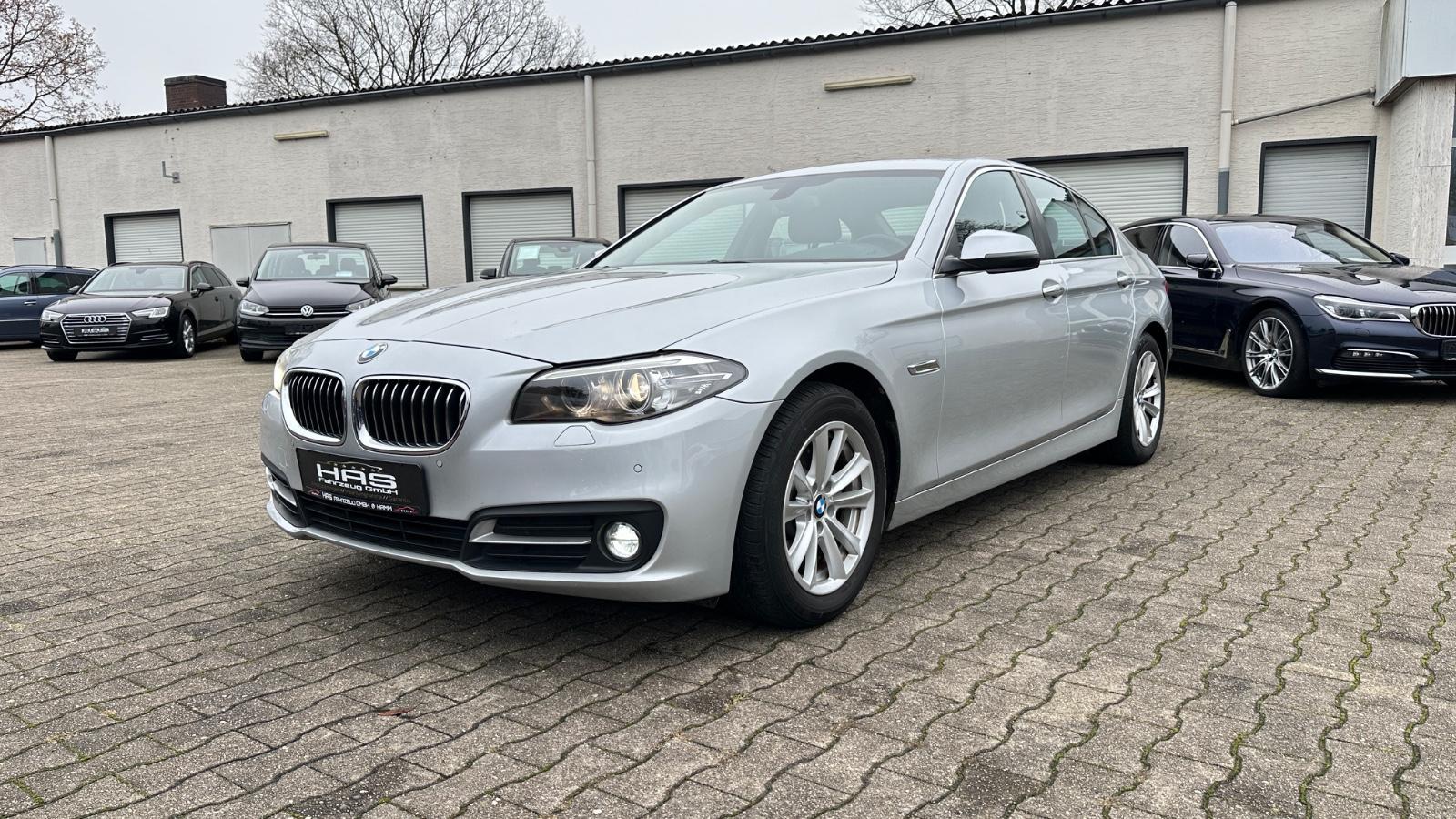 BMW 520 i / Navi / MFL / Xenon / Car Play /
