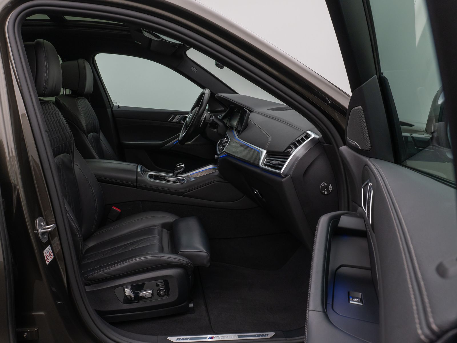 Fahrzeugabbildung BMW X6 M50i Panorama Laser 360° DAB H/K HUD 22Zoll