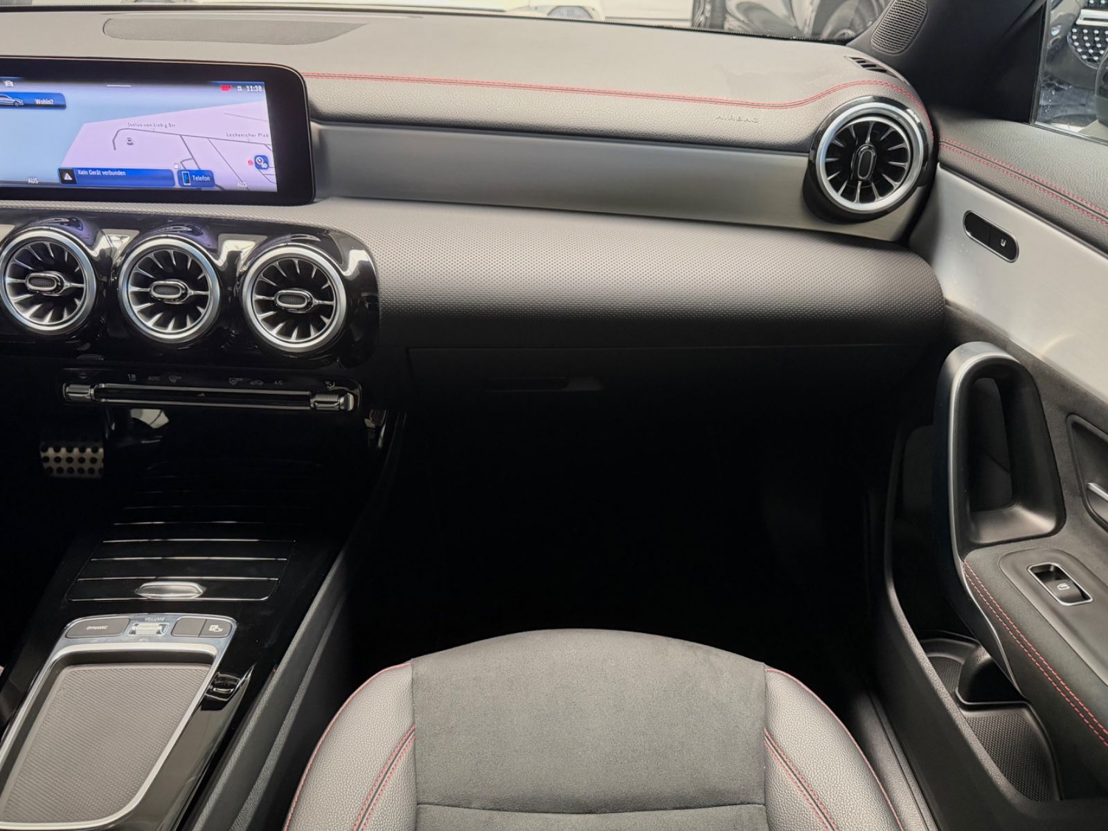 Mercedes-Benz CLA 220 4Matic AMG Line Edition 360° Pano ACC foto 15