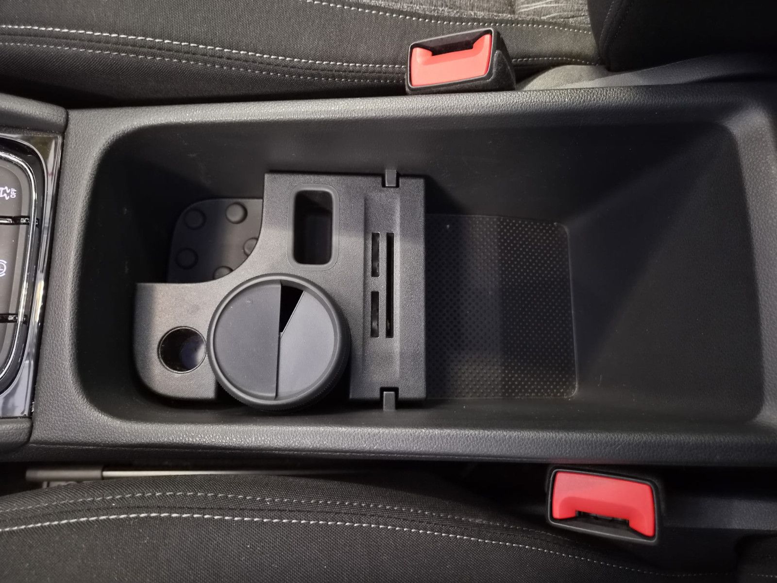 Fahrzeugabbildung SKODA Karoq Style /  1. Hand / Garantie