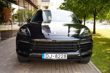 Porsche Cayenne - 2