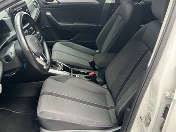 Volkswagen T-Roc - 3