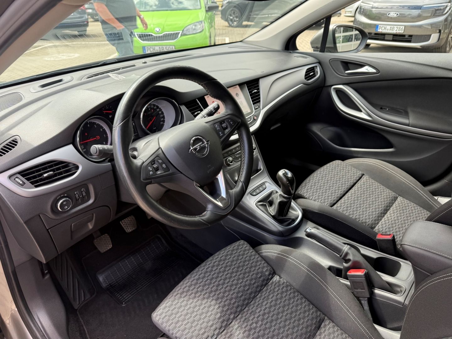 Fahrzeugabbildung Opel Astra K Edition Navi CarPlay  VZE GJR Musikstrea