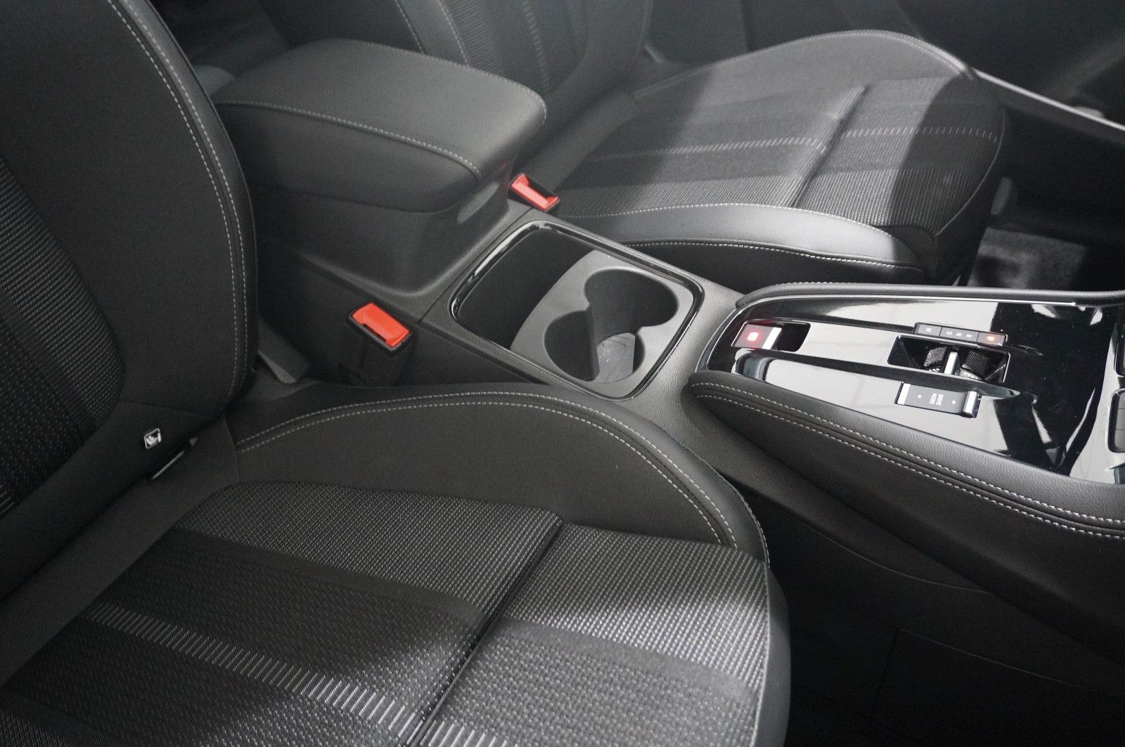 Fahrzeugabbildung Opel Grandland (X) 1.2T ENJOY NAVI/LED/KAMERA/SH/DAB+