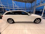 Mercedes-Benz E220 D T 9G-Tronic Avantgarde+AHK+Nav+SHZ+LED - Mercedes-Benz E 220 Gebrauchtwagen
