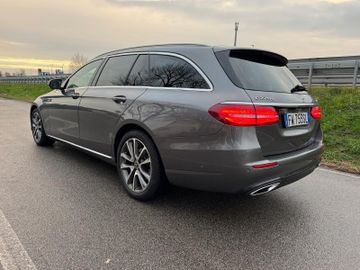 Mercedes E 220 - 4