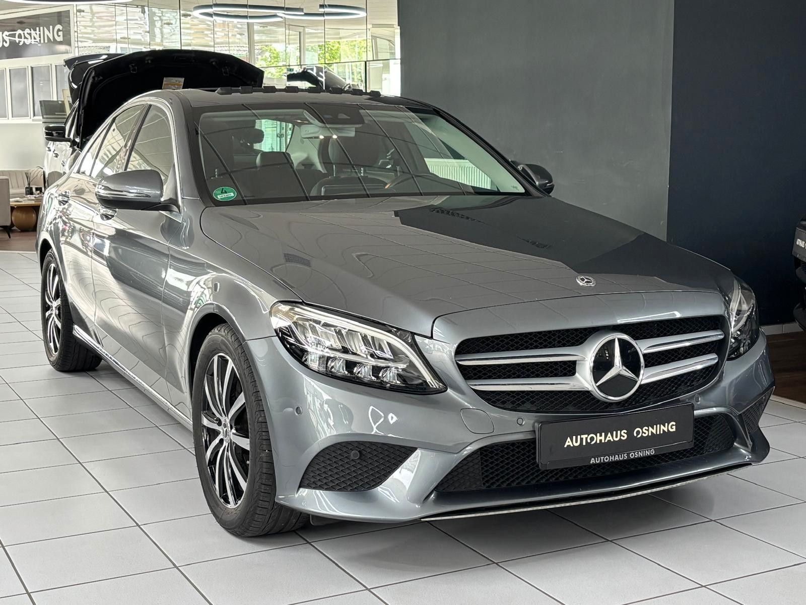 Mercedes-Benz C 220D AMBIENTE NAVI CARPLAY KAM SCHIEBEDACH foto 1