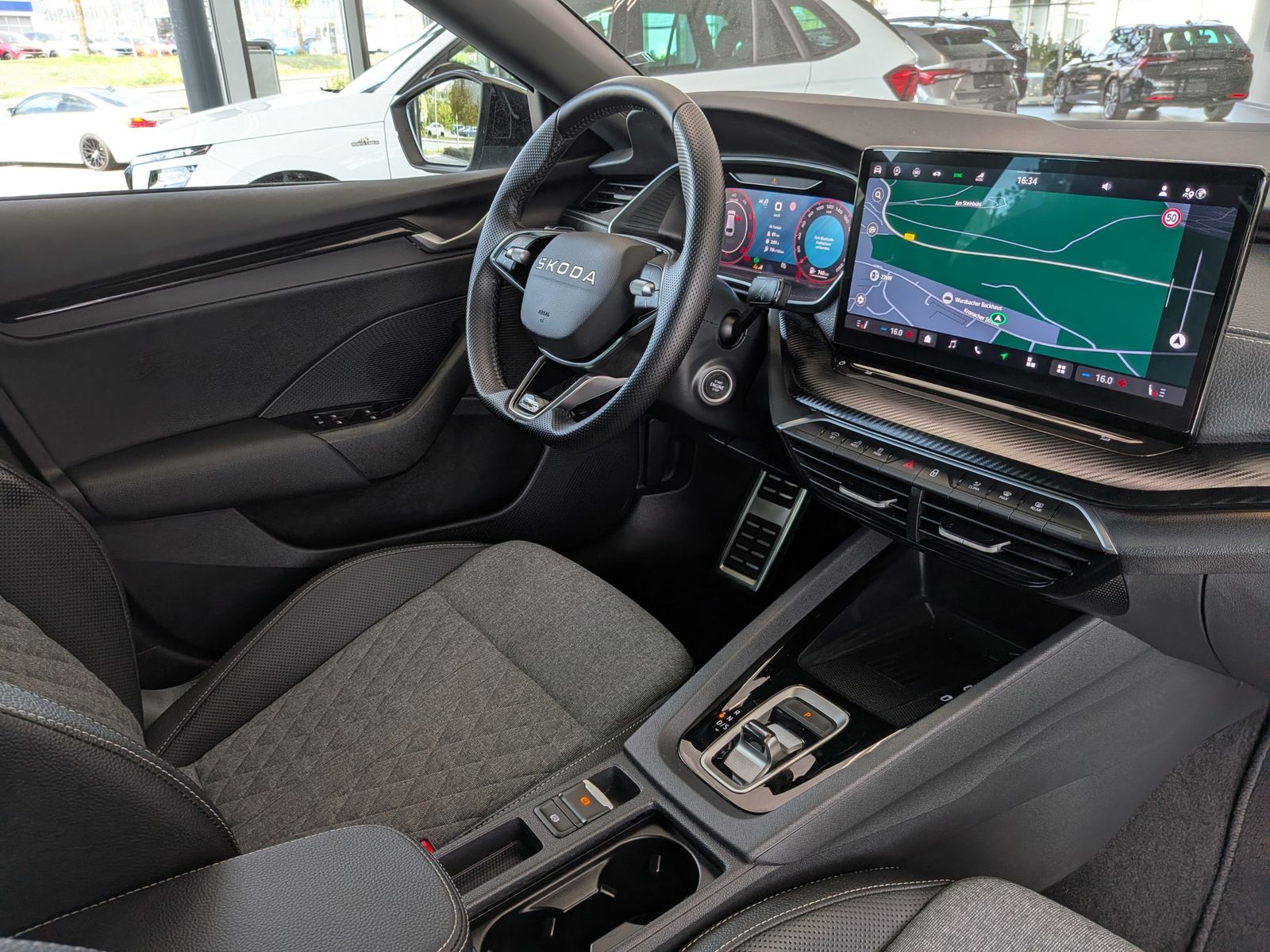 Fahrzeugabbildung SKODA Octavia 2.0 TDI Sportline Matrix Canton Pano ACC