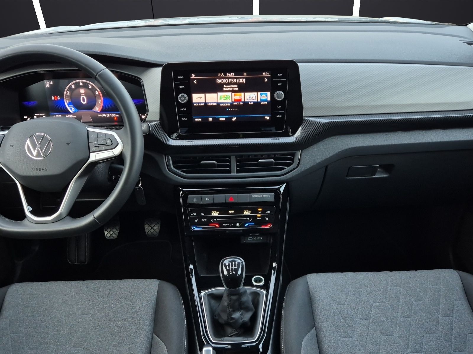 Fahrzeugabbildung Volkswagen T-Cross TSI Life LED Navi AID ACC PDC SH LM