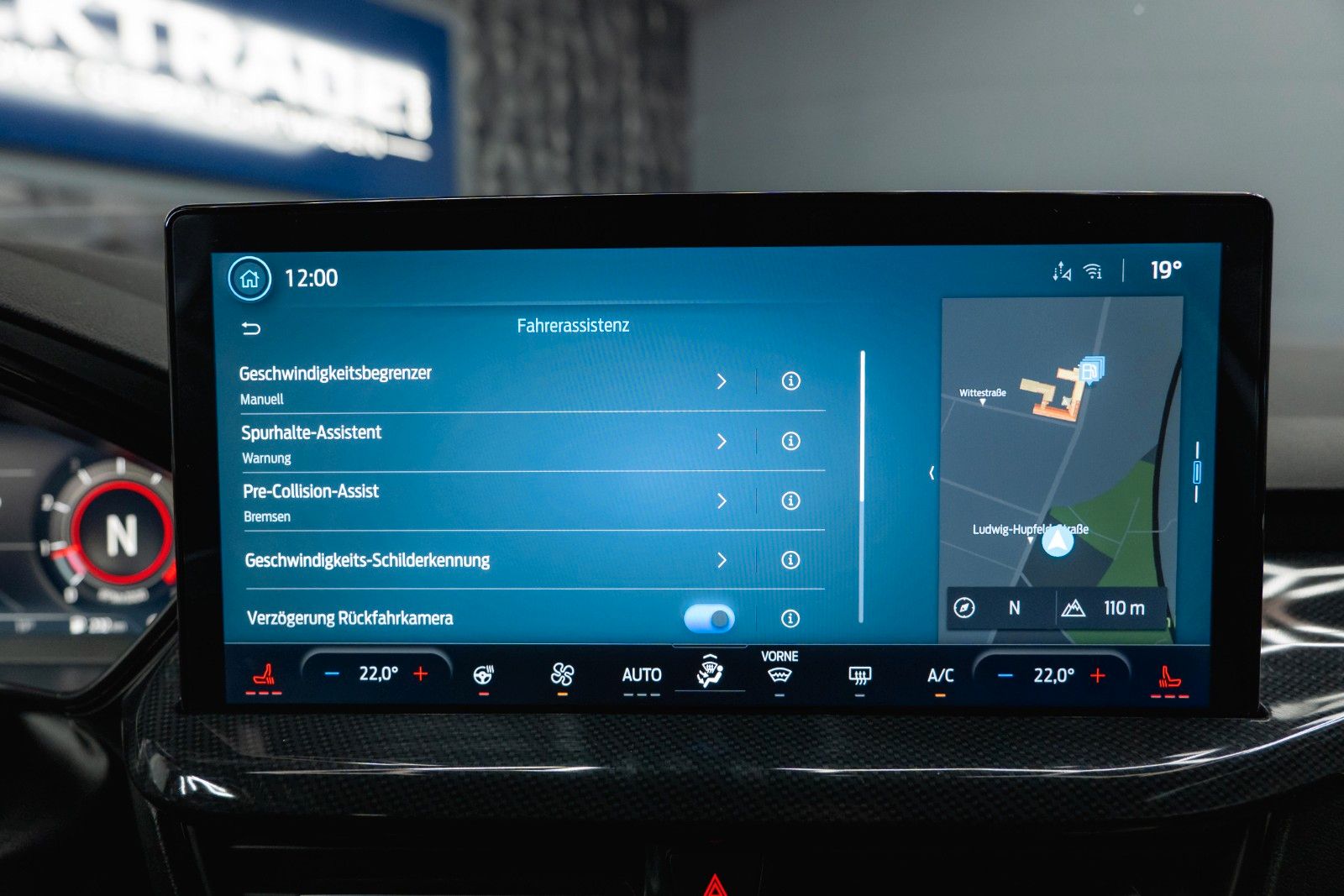 Fahrzeugabbildung Ford Focus Turnier ST X Performance *Head Up*LED*DAB*