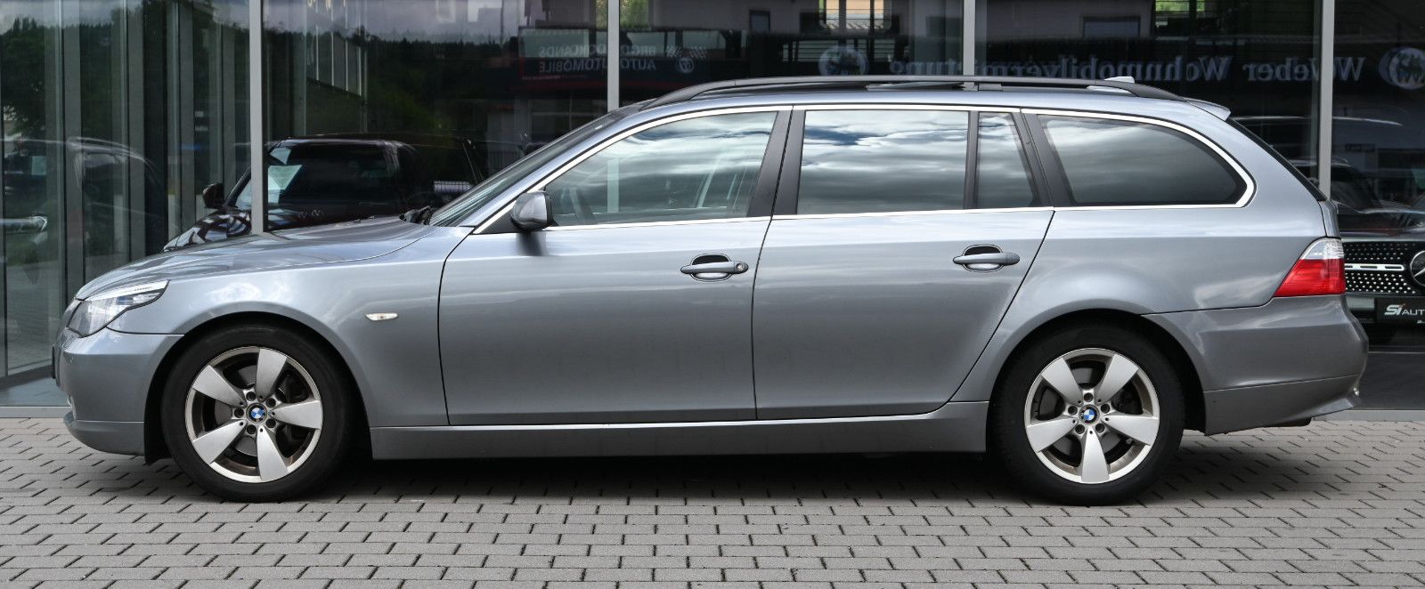 Fahrzeugabbildung BMW 530d Touring °AHK°AKTIVLENK.°DYNAMIC-DR.°KOMF.SI