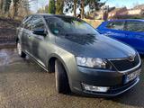 Skoda Rapid 1.0 TSI DSG Drive Spaceback Drive RüKamera - graue Skoda Rapid