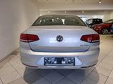Volkswagen Passat 1.4 TSI DSG AHK SHZ 2xPDC - Volkswagen Passat mit Benzin-Antrieb: Limousine, 1.4