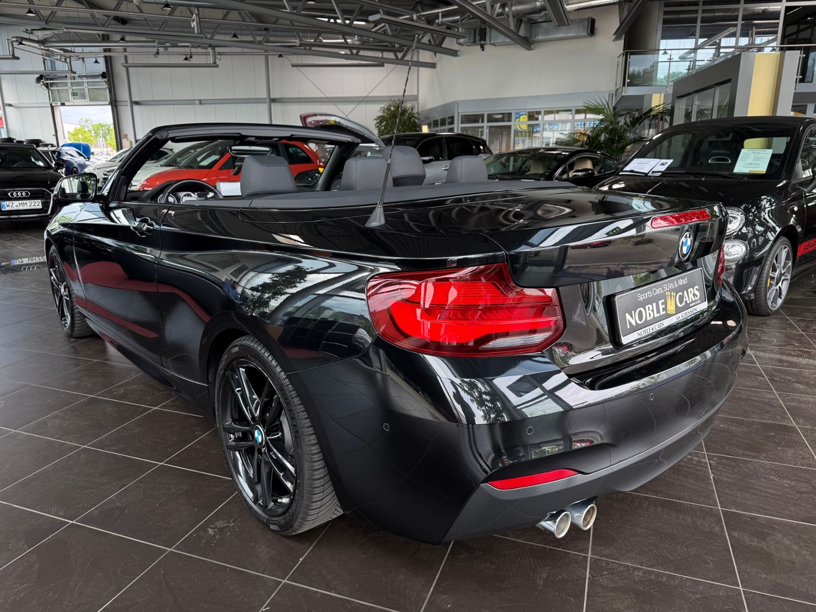 Fahrzeugabbildung BMW 220i Cabrio M Sport H/K LED NAV PDC SHZ 18"