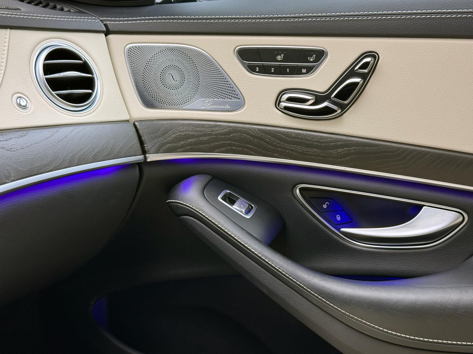 Fahrzeugabbildung Mercedes-Benz d AMG*4MATIC*LUFT*BURMESTER*STANDHEIZ*MASSAGE