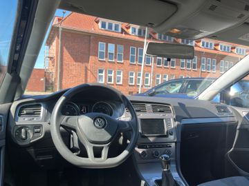 Volkswagen Golf - 11