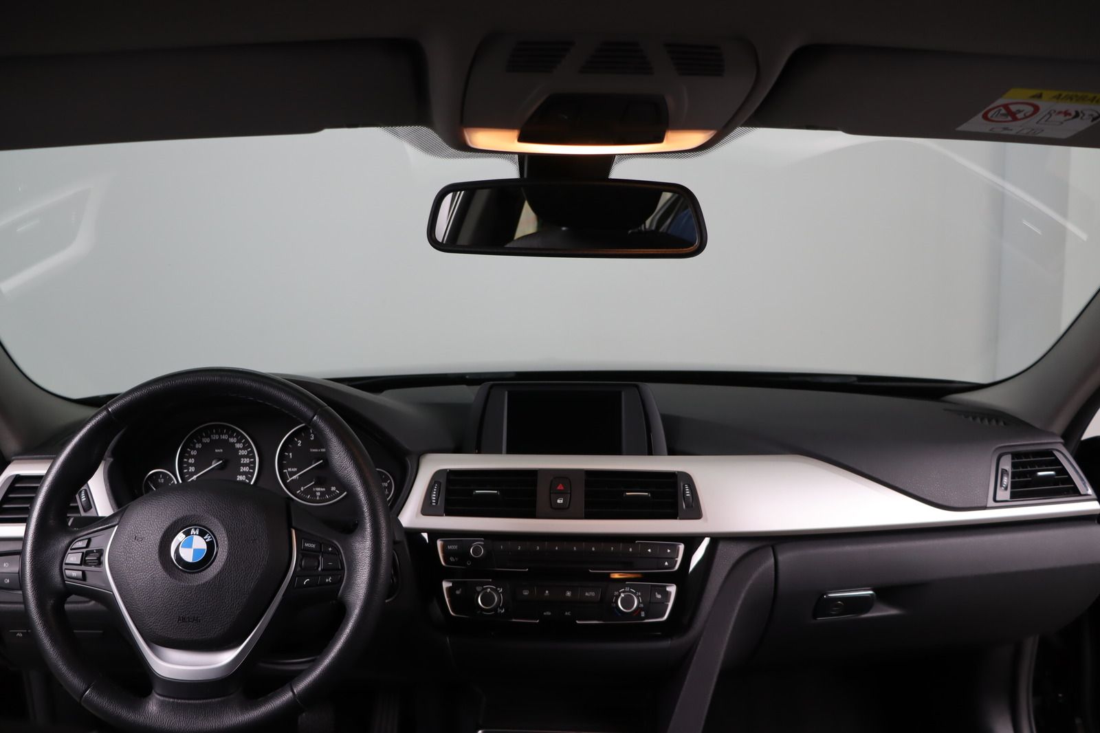 Fahrzeugabbildung BMW 320 i Advantage * LED * 1.Hand * Service neu Tou