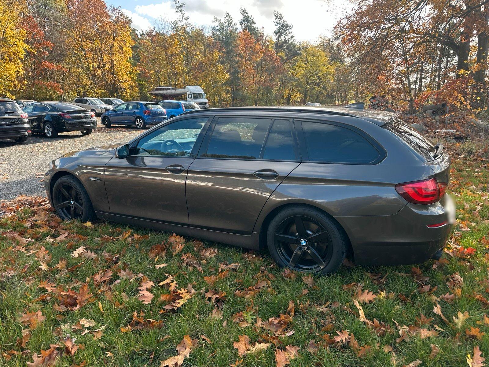 BMW 535 2011 — interior