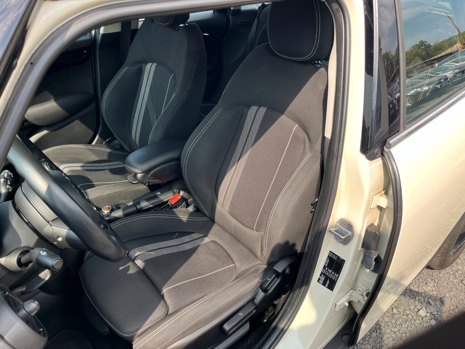Fahrzeugabbildung MINI Cooper SD Aut. JCW Lenkrad PDC Kamera SPORTSITZE