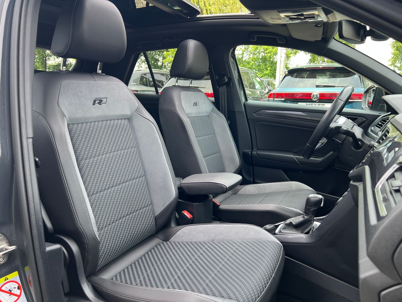 Fahrzeugabbildung Volkswagen T-Roc Sport 2.0 TDI DSG 4Motion R-Line *Beats,Pa