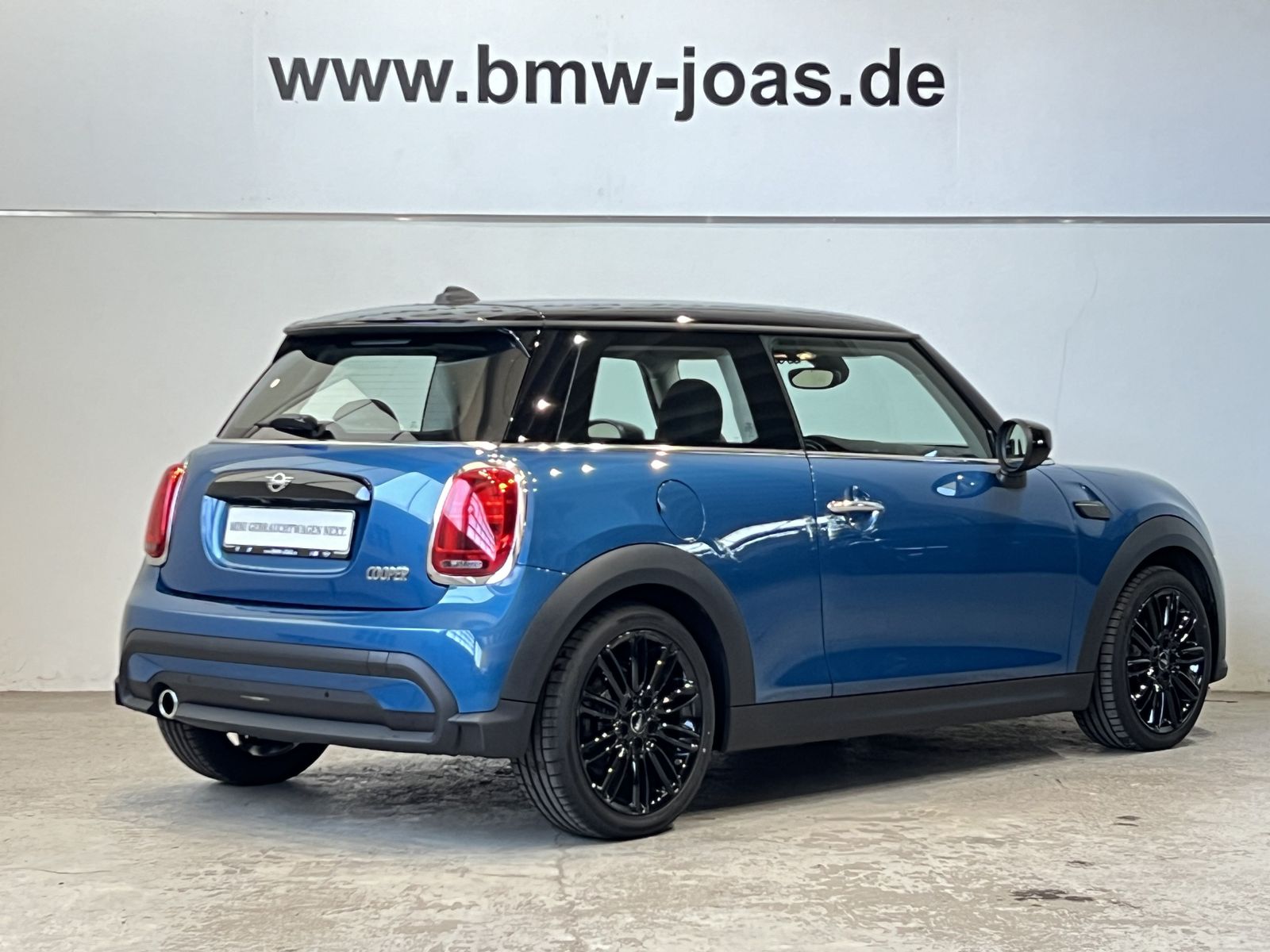 Fahrzeugabbildung MINI Cooper 3-Türer Head-Up Navi Rückfahrkamera