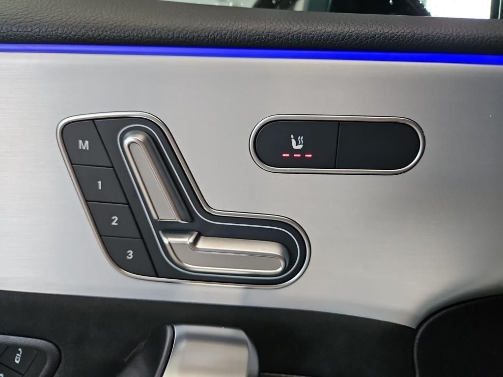 Fahrzeugabbildung Mercedes-Benz A 250 e Limousine +AMG+AHK+MEMORY+WINTER+SOUND++