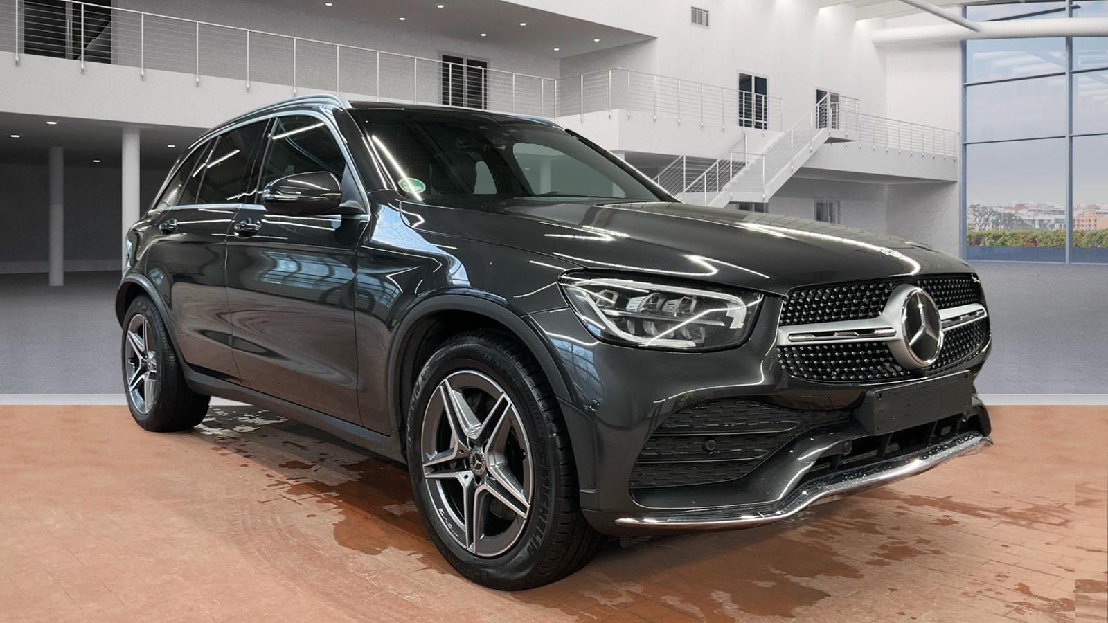 Mercedes-Benz GLC 300 AMG Line 4Matic *PANORAMA*