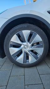 Tesla Model Y - gebrauchte Tesla Model Y aus dem Jahr 2024