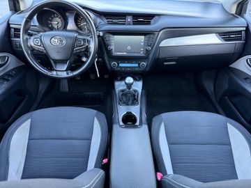 Toyota Avensis - 11