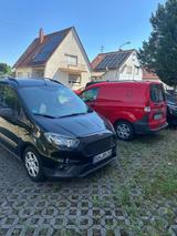 Ford Transit Courier mit Werkstattausbau - Ford Transit mit Benzin-Antrieb: Kombi