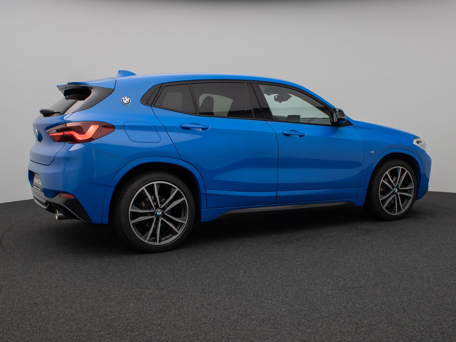 Fahrzeugabbildung BMW X2 sD18d M Sport Kamera HUD DAB HiFi Komfort 19"