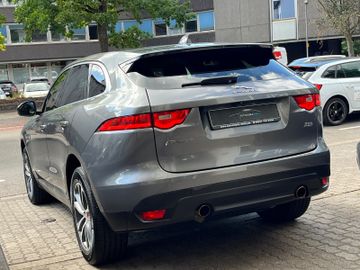 Jaguar F-Pace - 8