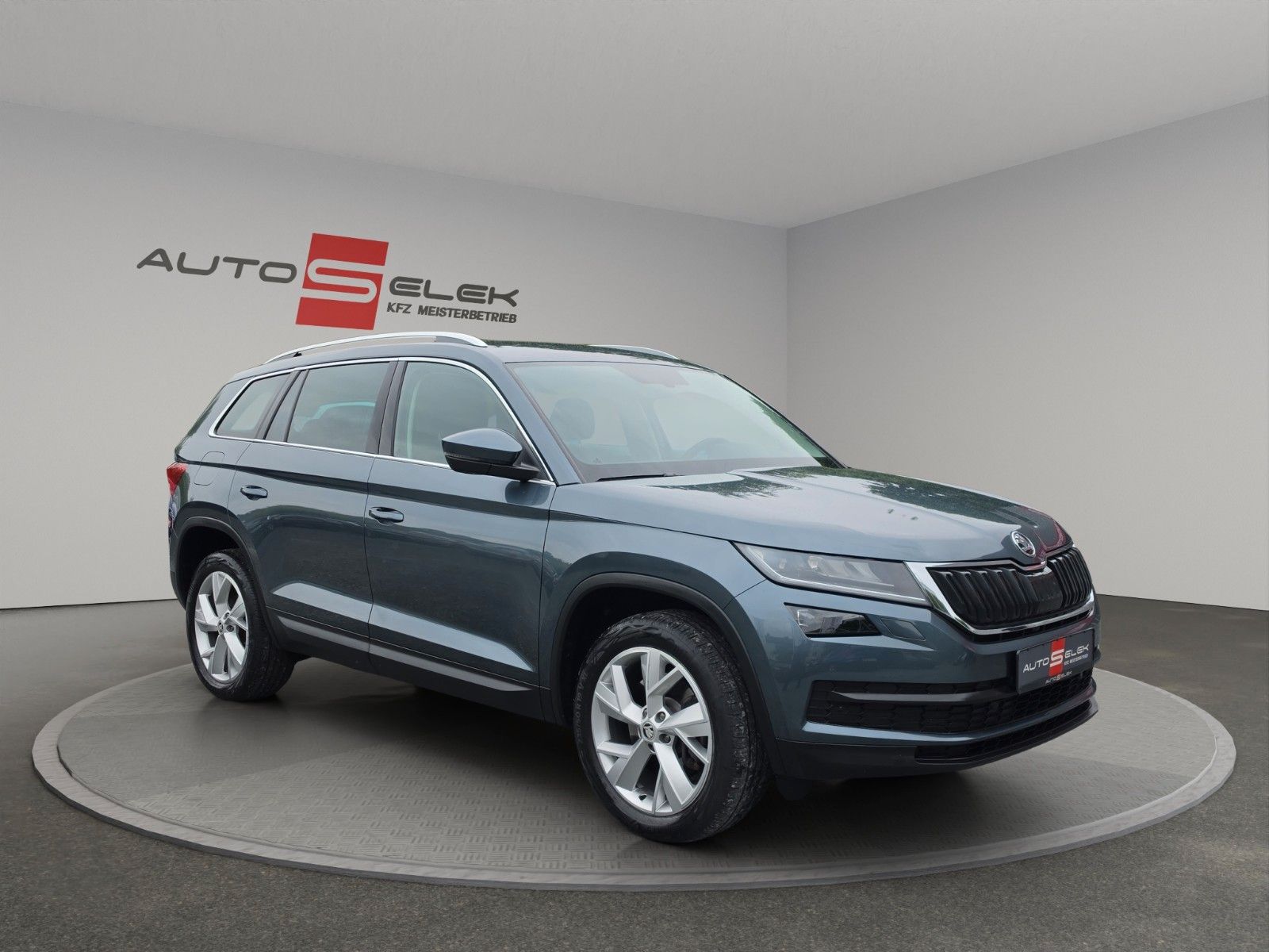 Fahrzeugabbildung SKODA Kodiaq Style 4x4 LED AHK CARPLAYER