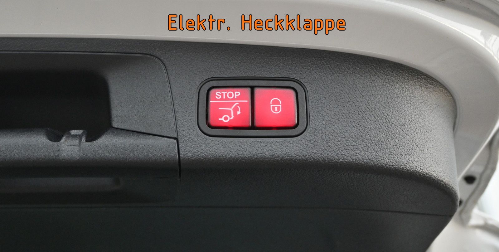 Fahrzeugabbildung Mercedes-Benz GLA 250 DCT AMG Line °DISTRONIC°HUD°STANDHEIZUNG