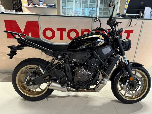 Yamaha XSR700 inkl. GIVI Heckträger