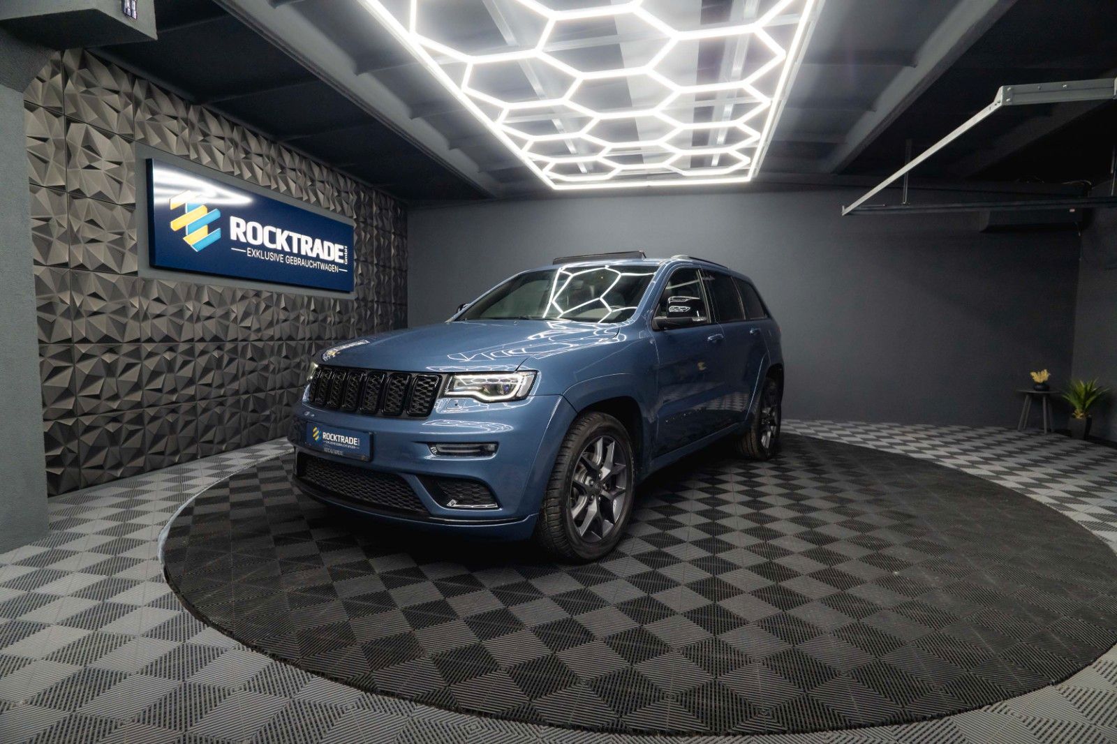Fahrzeugabbildung Jeep Grand Cherokee 3.6 4x4 LIMITED X *Pano*LED*19%*
