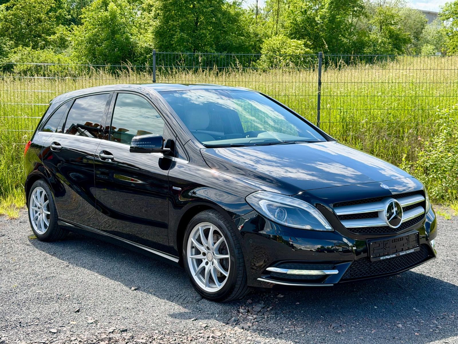 Mercedes-Benz B200*Xenon*Navi*Leder*8-Fach*Tempomat*