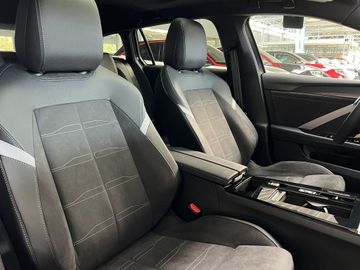 Fotografie 7 des Opel Astra Sports Tourer 1.2 Turbo Automatik Ultimate