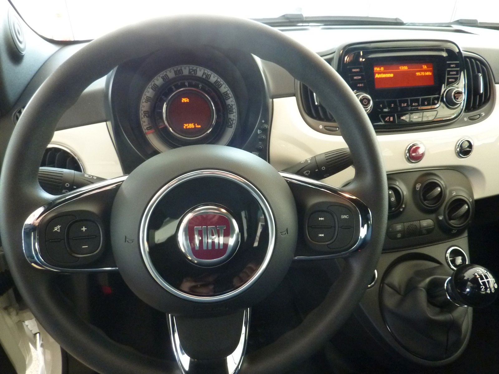 Fahrzeugabbildung Fiat 500 1.0 GSE N3 Hybrid CULT, AC