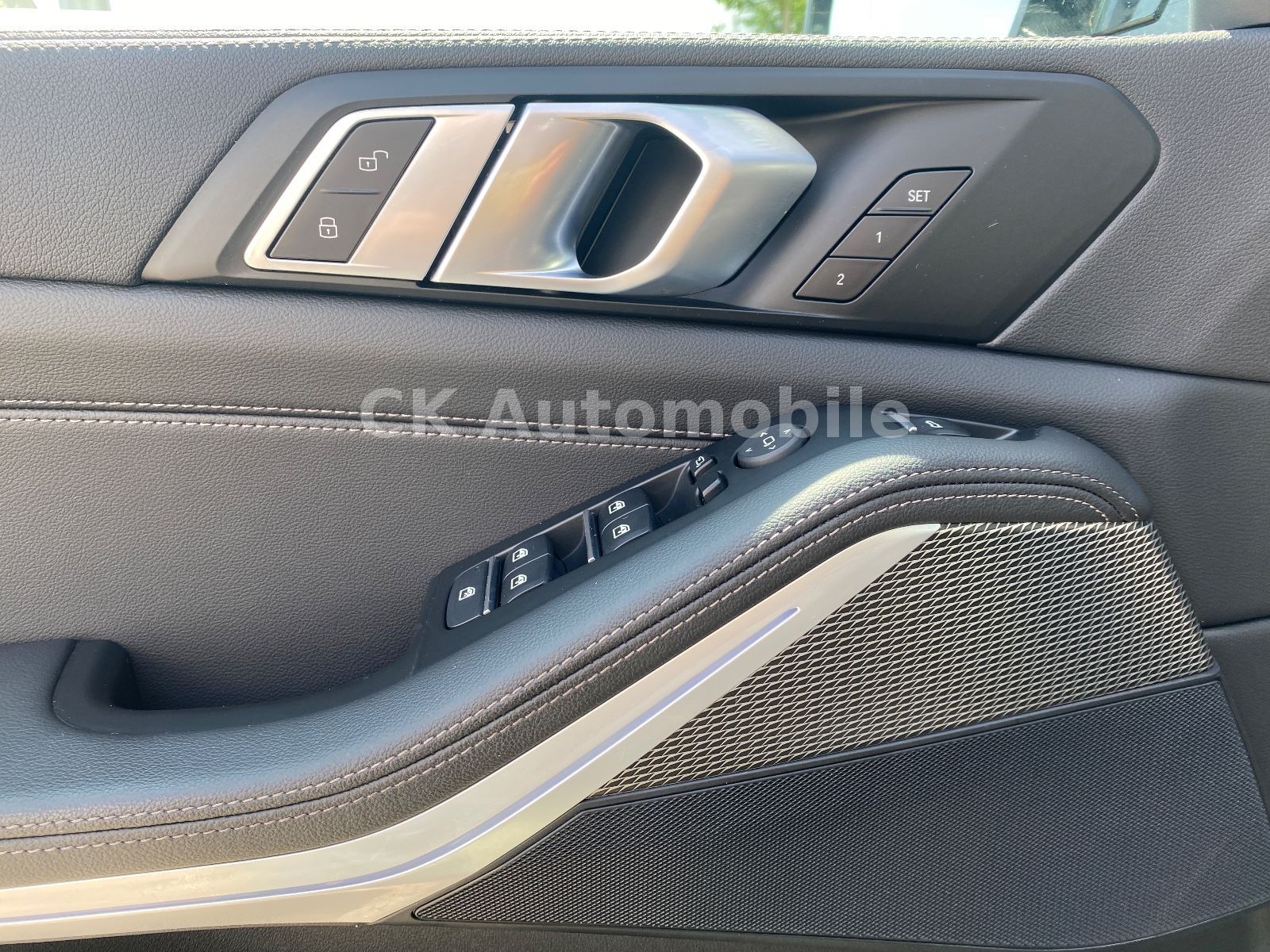 Fahrzeugabbildung BMW X5 xDrive 40d M-Sport/laser/Head-Up/Pano/ACC/AHK