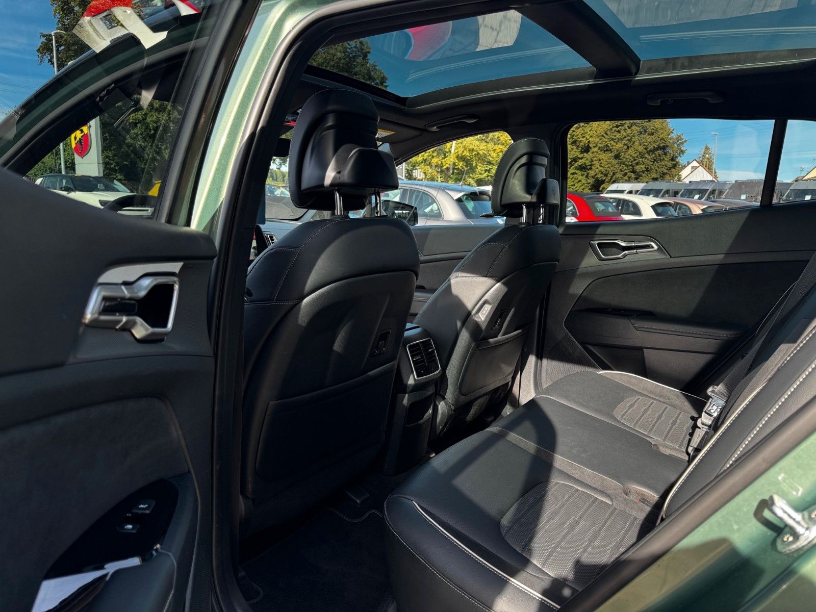 Fahrzeugabbildung Kia Sportage 1.6 GT-line 180PS AWD 360° GLASDACH