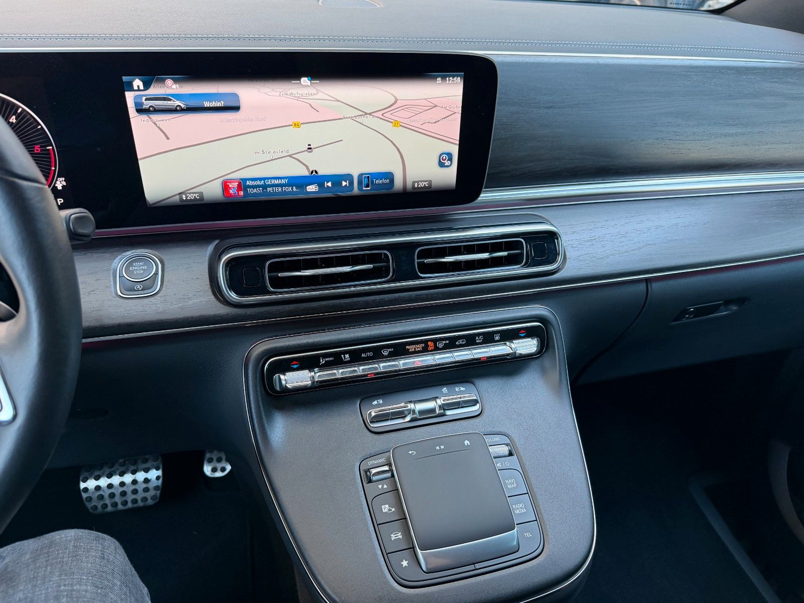 Fahrzeugabbildung Mercedes-Benz V 300 d AVA 4MATIC Liege AHK2,5to AIRMATIC Stdh