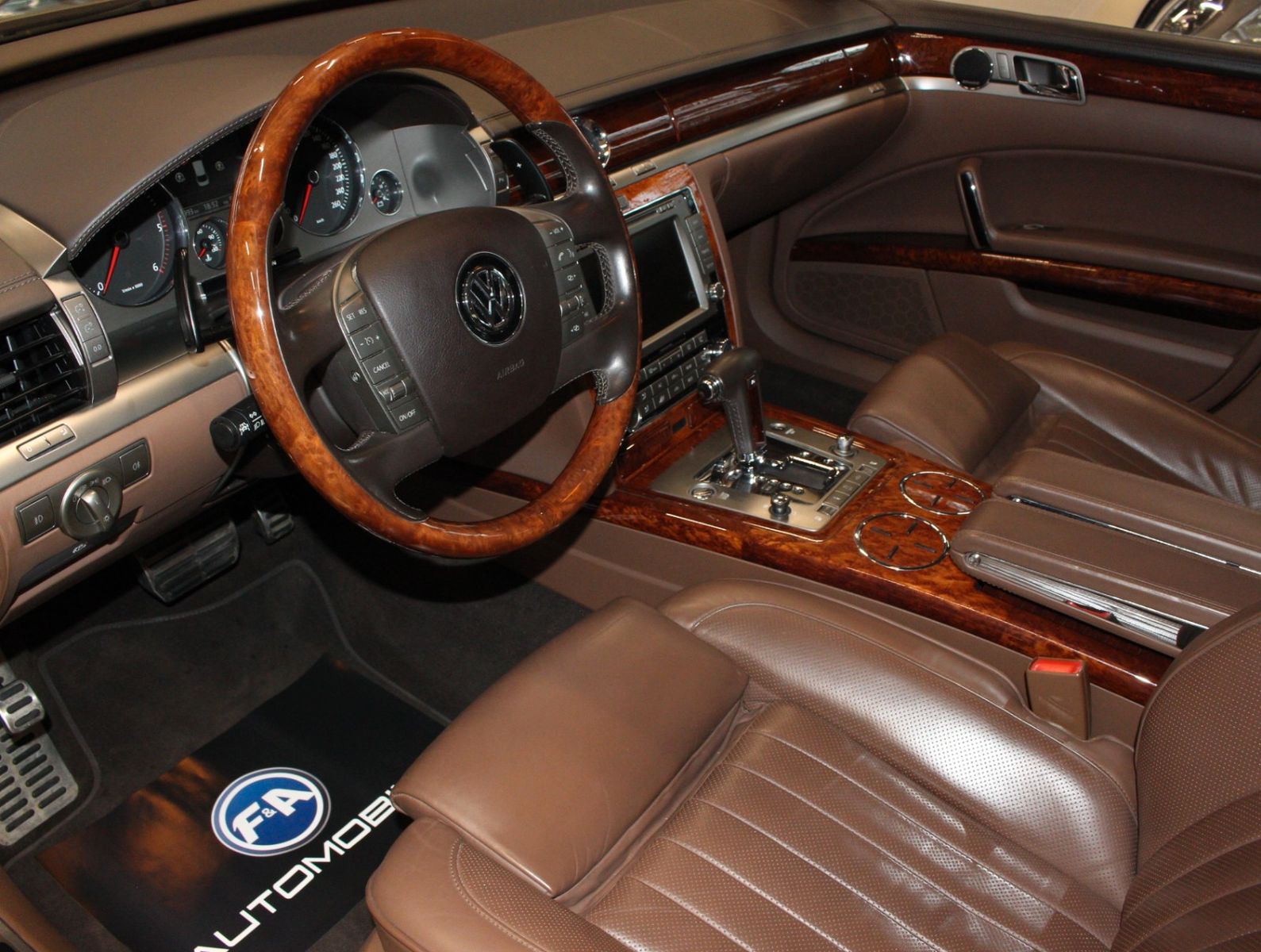 Fahrzeugabbildung Volkswagen Phaeton V6 TDI 4M Lang Exklusive 4Sitzer+VOLL