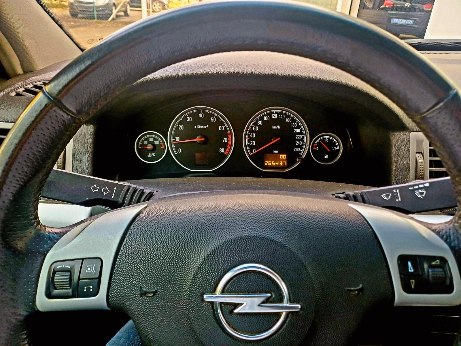 Opel Vectra 2005 — photo 5