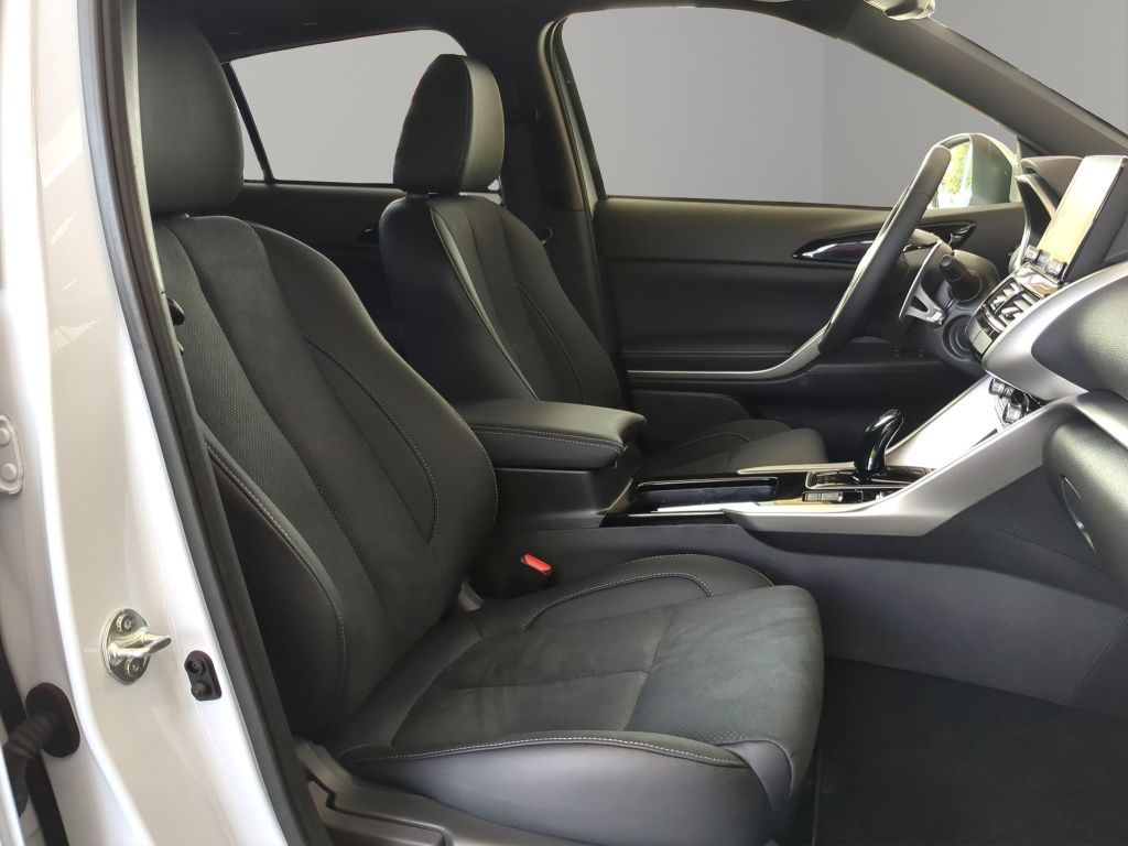 Fahrzeugabbildung Mitsubishi Eclipse Cross 2.4 PHEV 4WD Select