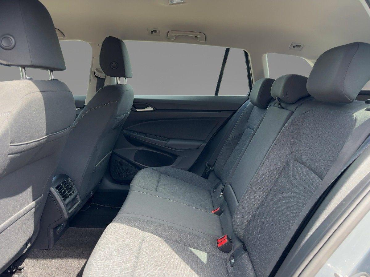 Volkswagen Golf Var.VIII 1.5 eTSI DSG Life Navi ACC CarPlay