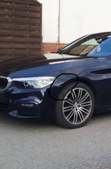 BMW 520d A - - BMW 520 mit Diesel-Antrieb: Schwarz, Sportfahrwerk, Limousine