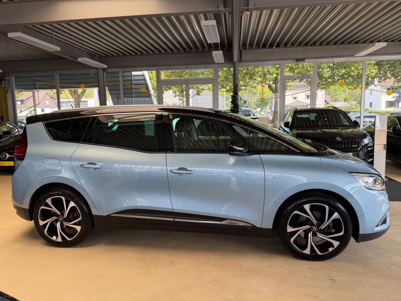Fahrzeugabbildung Renault Scenic IV Grand BOSE Edition
