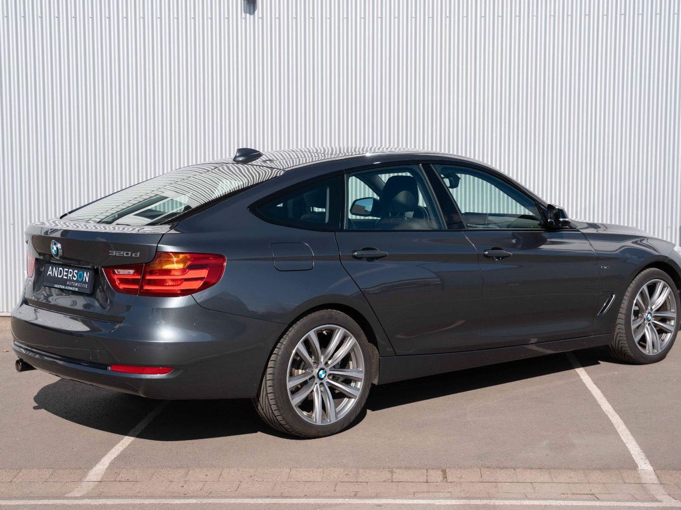 Fahrzeugabbildung BMW 320 D GRAN TURISMO SPORT XENON PANO SHADOW NAVI