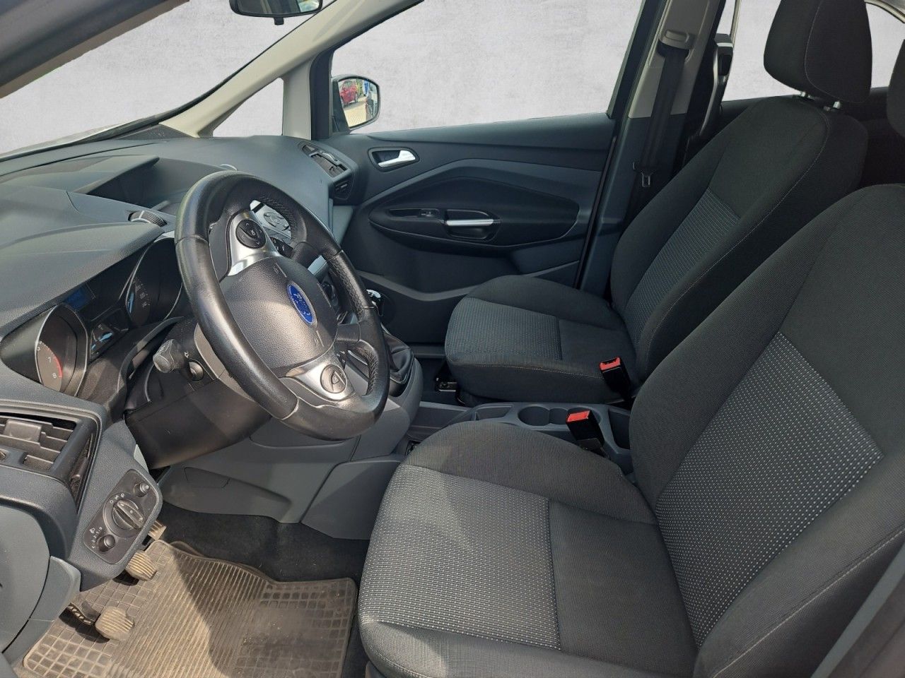 Fahrzeugabbildung Ford Grand C-MAX Trend - Zylinderkopf Schaden Klima